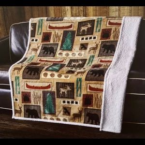 LAKE LIVING Flannel Sherpa Luxury Throw 50” X 60” Forest/Animals MSRP $99.99